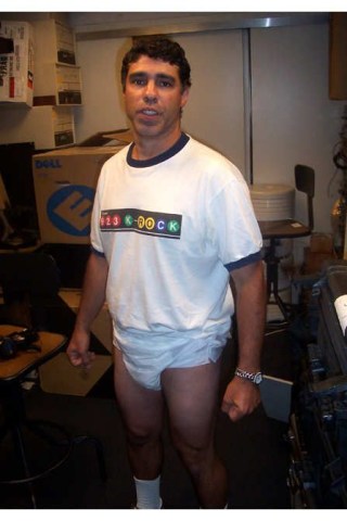 Gary Got Ripped Off Buying Howard a Gift on eBay