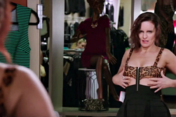 Tina Fey goes clothes shopping in "Sisters"