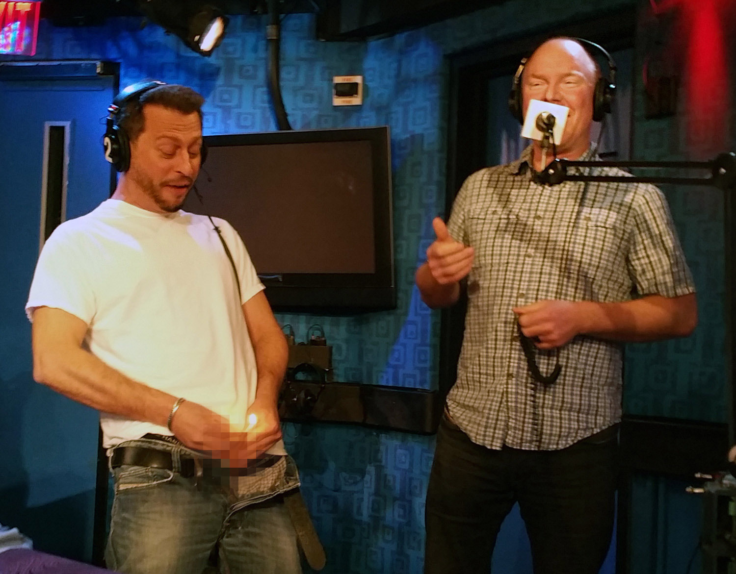 Sal Governale Lights 'Pouch' Candle For Richard Christy's Bi...
