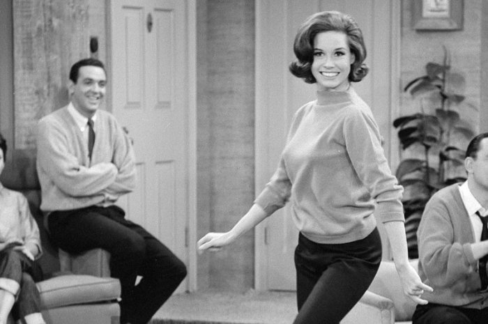 Mary Tyler Moore Show Porn - Getting Grabby With Mary Tyler Moore, and 6 Other Instant-Classic Stories  From Rob Reiner | Howard Stern