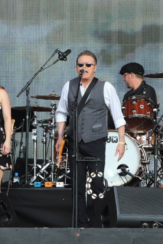 Don Henley Performs Live and Sternac Returns