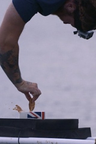 Video: Man Sets 'Bungee Dunking' World Record
