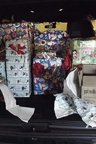 Cops Seize 71 Pounds of Gift-Wrapped Weed