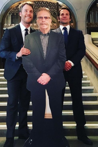 Flat Ronnie Poses With the Stars