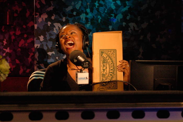 Robin Quivers opening her wind chimes gift in 2007