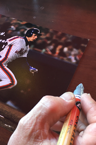 Lenny Dykstra Leaves Robin a Steamy Love Note