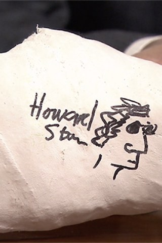 Howard was the Only One to Sign Fallon’s Cast​