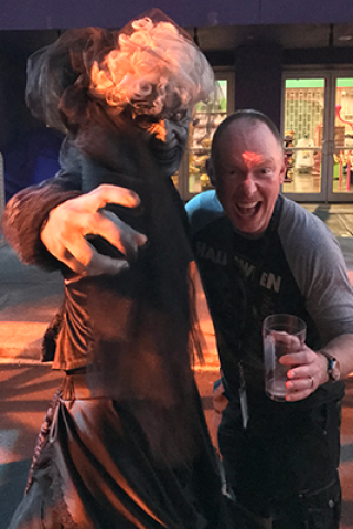 Photos: See Richard's Spooky Trip & Spookier Toes​