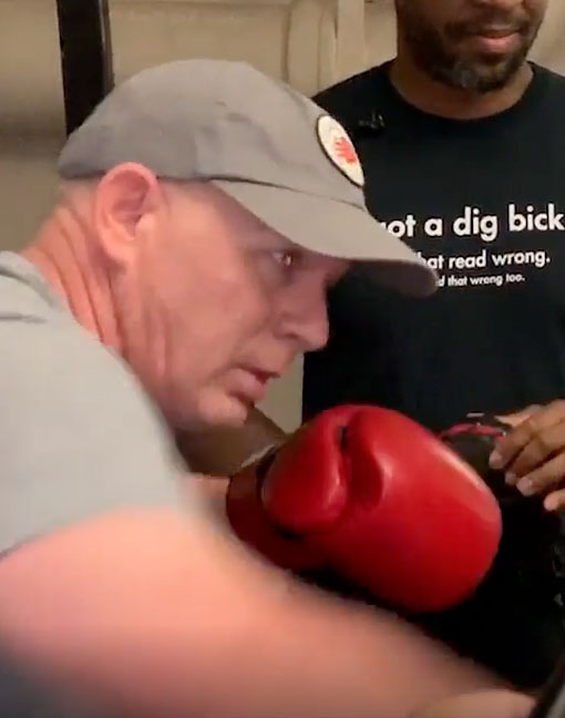 VIDEO: Memet Walker Watches Lenny Dykstra Train for His Fight Against the  'Bagel Boss Guy