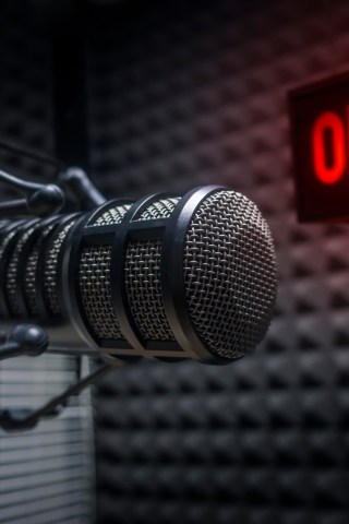 Howard, Robin & Ronnie Talk COVID in New Prank