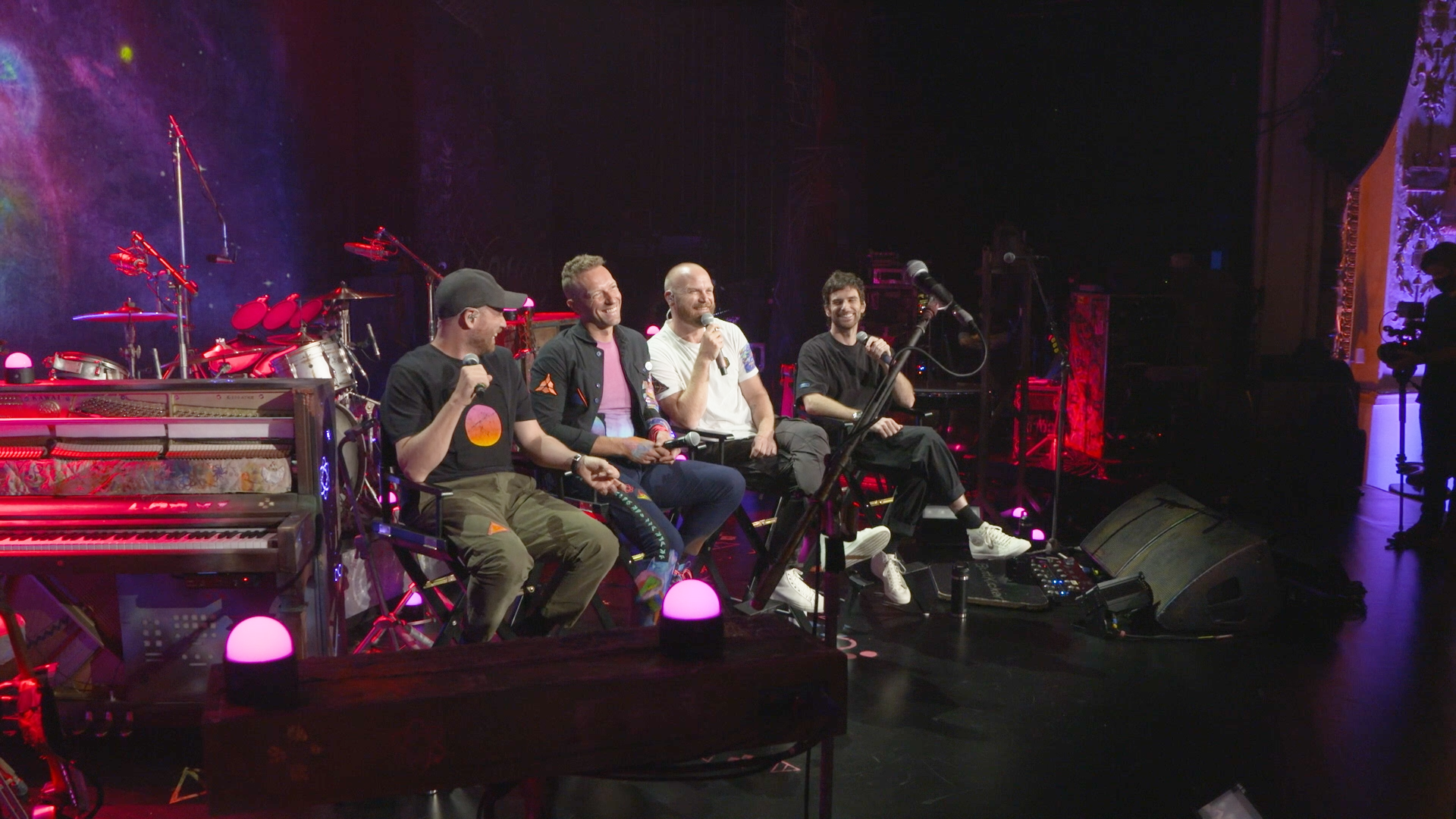 Långiver operation skrivning Coldplay Shares the Secrets to Their Success With Howard and Puts on a Live  Concert From the Apollo | Howard Stern