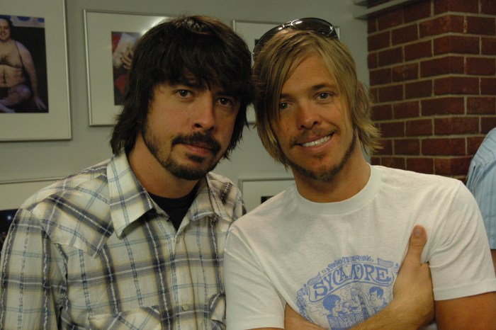 Dave Grohl and Taylor Hawkins visit the Stern Show in 2005
