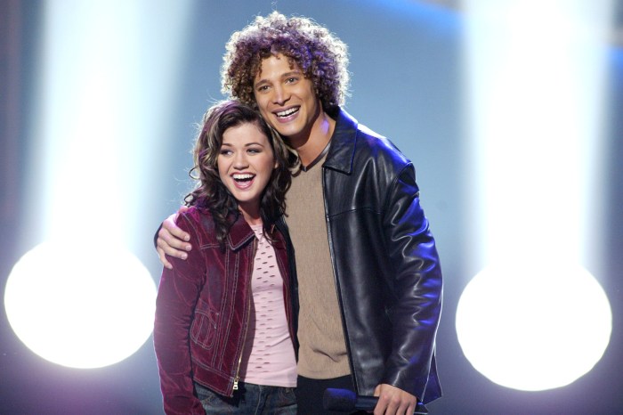 Kelly Clarkson and Justin Guarini on the Season 1 finale of "American Idol"