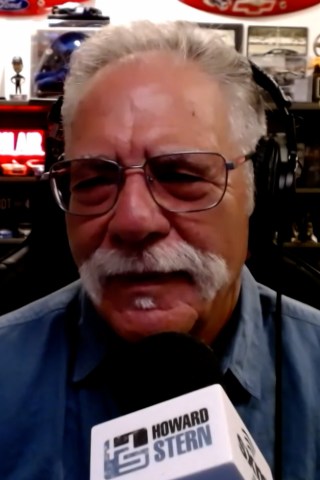 VIDEO: How Big Is Ronnie Mund’s Penis?